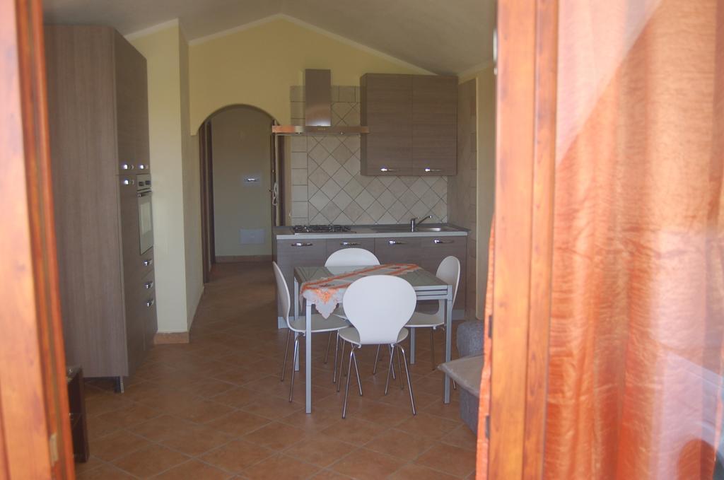 Relax Al Mare Apartment Олбия Стая снимка