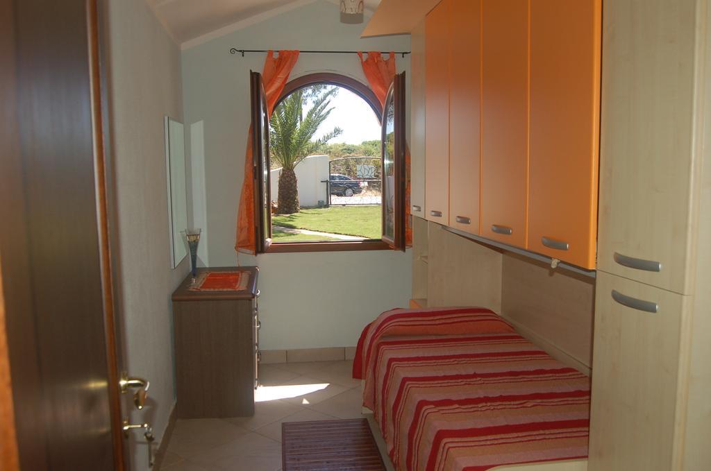 Relax Al Mare Apartment Олбия Стая снимка