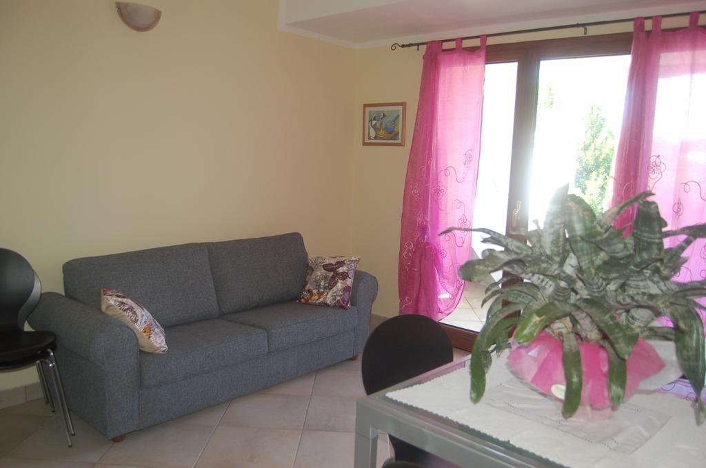 Relax Al Mare Apartment Олбия Стая снимка