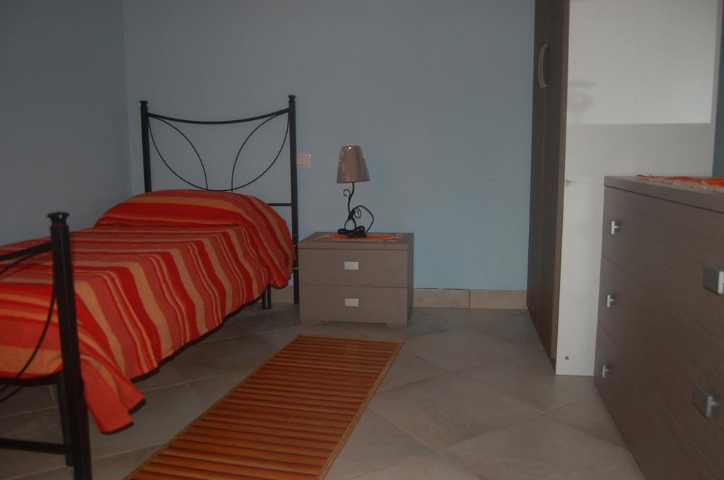 Relax Al Mare Apartment Олбия Стая снимка